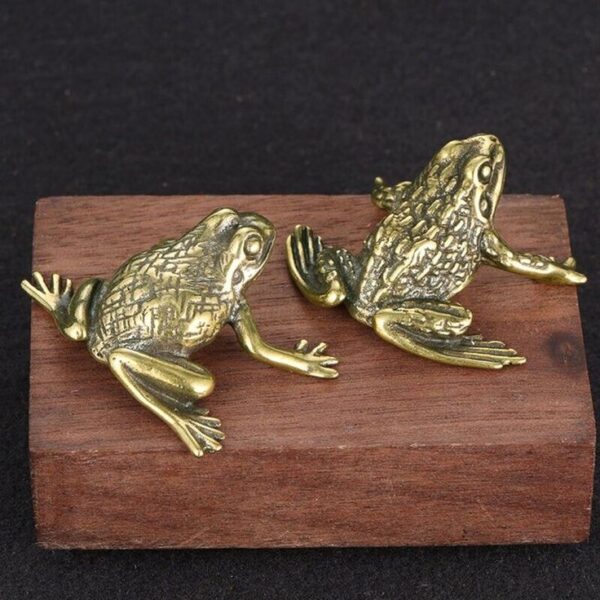 Decorative Frogs Sculpture